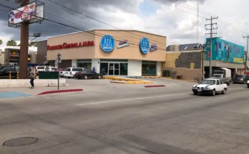 Quiso robarse el dinero de su chamba pero no pudo