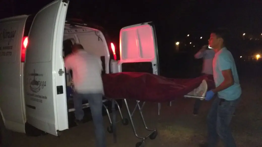 Hombre cae de cerro en Nogales y muere; investigan homicidio y suicidio