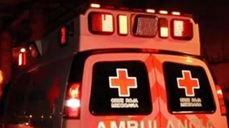 Fallece hombre al caer del techo de su casa