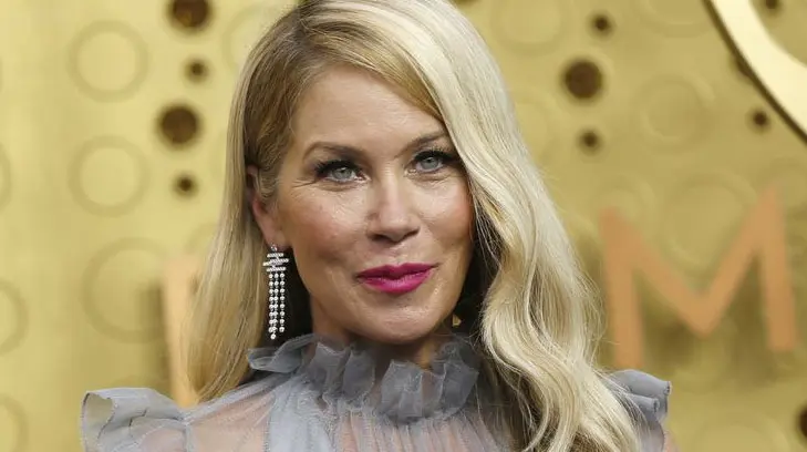 Christina Applegate revela que padece esclerosis múltiple