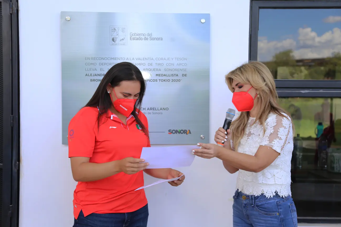 Gobernadora nombra campo de tiro con arco Alejandra Valencia