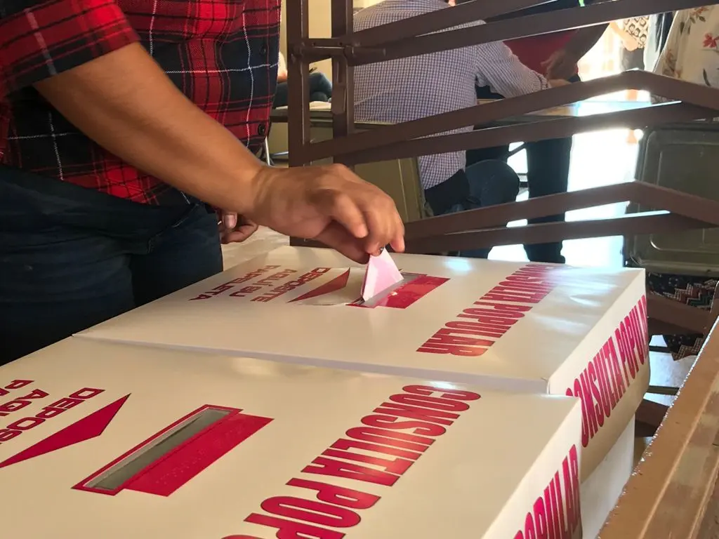 ¡Qué viva la democracia selectiva!, dice Gutiérrez Müller al no poder votar