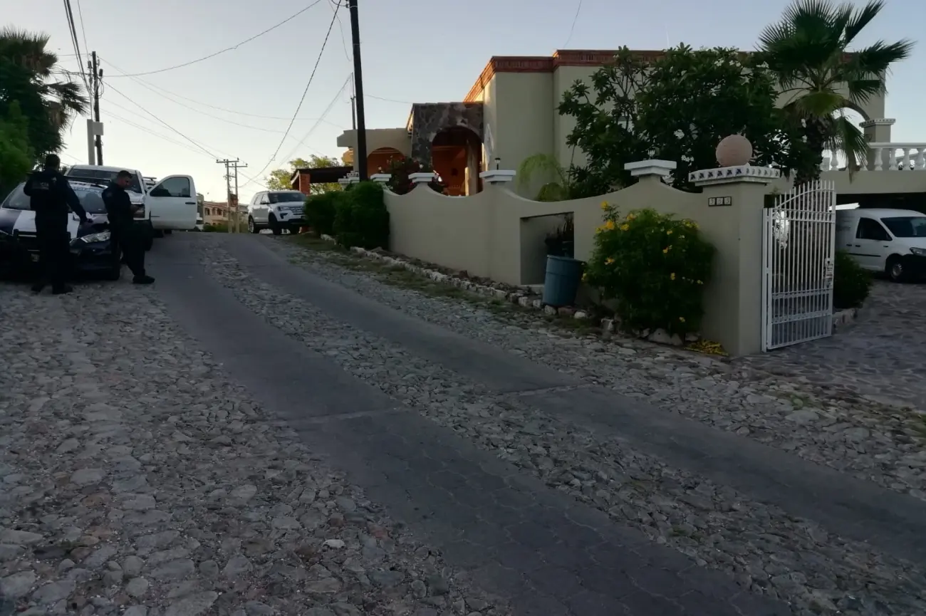 Lo que sabemos de la mujer estadounidense que murió en su casa de San Carlos