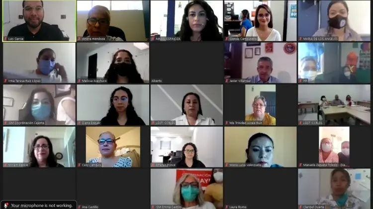 Capacitan a mujeres para cuidados especiales de adultos mayores y niños