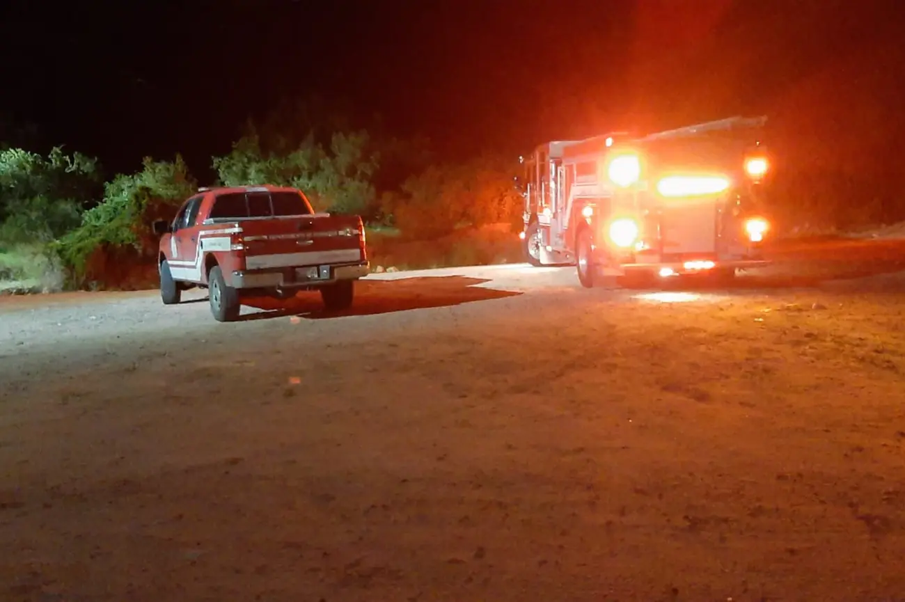 Video - Tras una larga búsqueda, logran encontrar a personas perdidas en cerro de Hermosillo