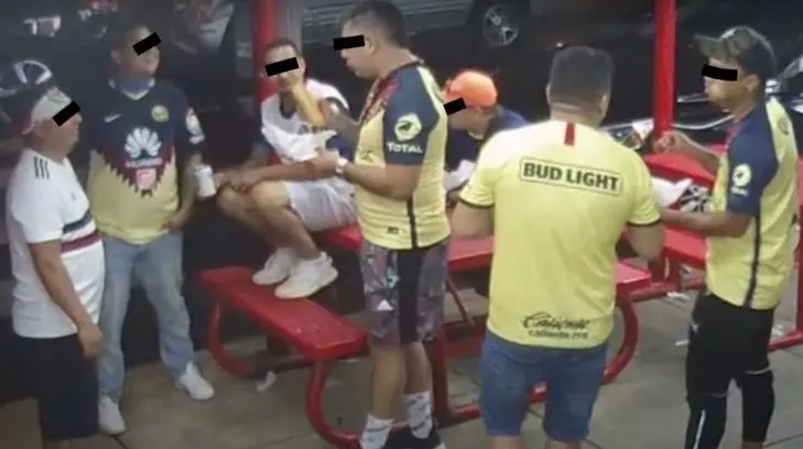 Aficionados involucrados en asesinato se entregan a las autoridades de Filadelfia