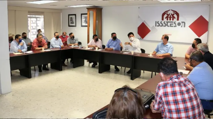 A trabajar con la realidad, no con fantasías, expresa director de Isssteson a sindicatos