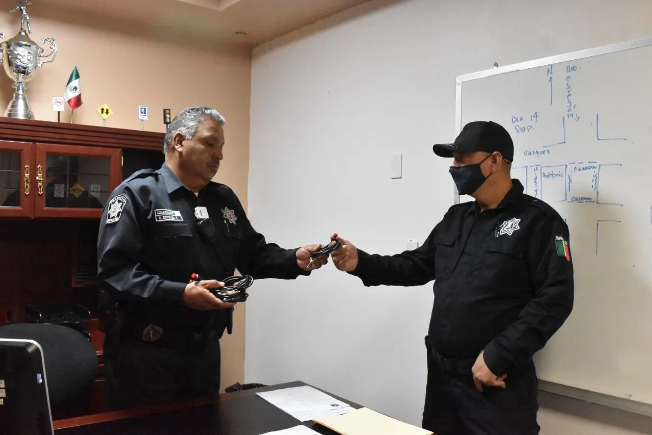 Equipan a elementos de tránsito en Nogales