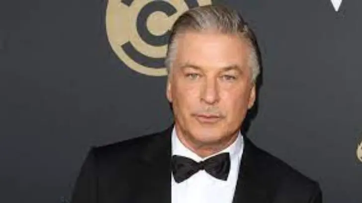 Alec Baldwin mata accidentalmente a una mujer en filmación de película