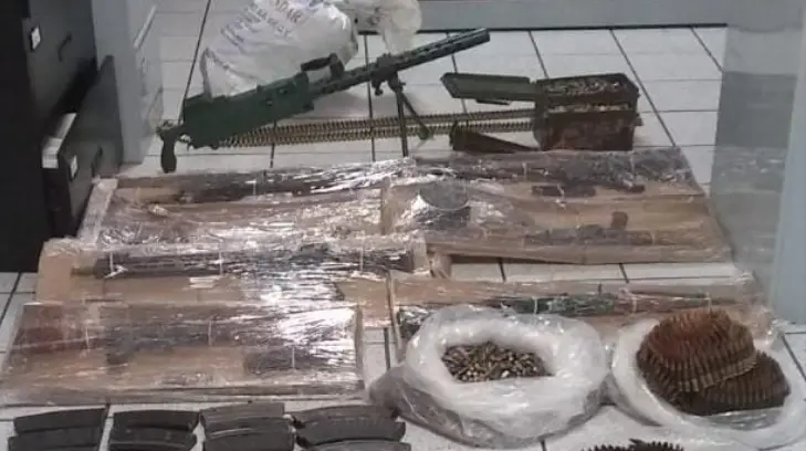 Aseguran gran arsenal de armas en Arivechi, Sonora