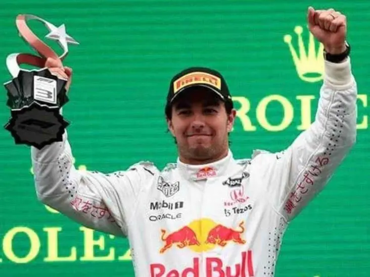 Checo Pérez supera a Norris y escala en el campeonato de pilotos