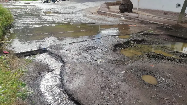 Ya tienen un año con olores insoportables de aguas negras en Guaymas Norte