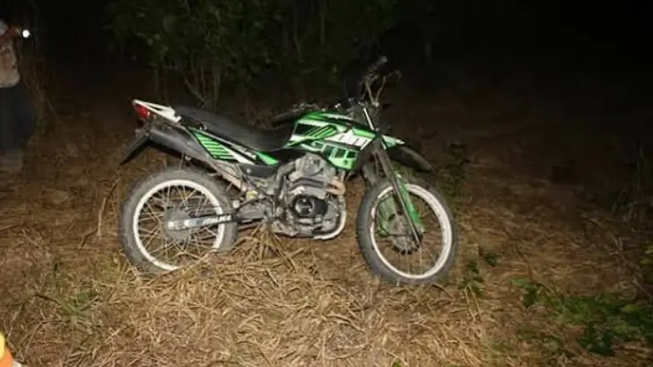 Motociclista atropella a un hombre y huye del lugar a pie en Guaymas