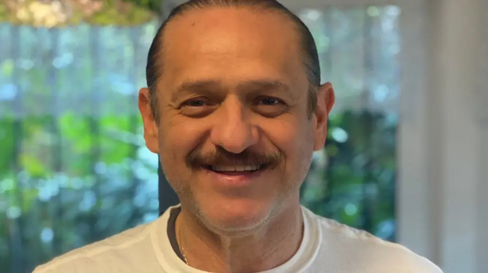 Teo González sale del hospital
