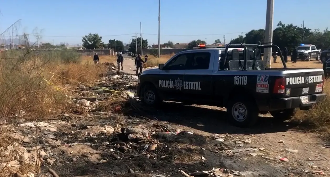 Localizan cuerpo sin vida de un hombre mayor en un baldío