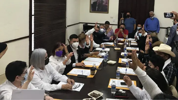 Ilógico: chocan en Cabildo de Guaymas por multas por conducción punible