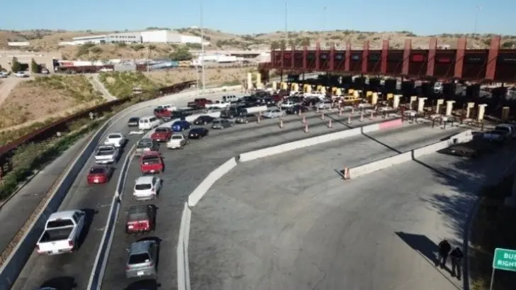 Así amaneció el cruce fronterizo en Nogales