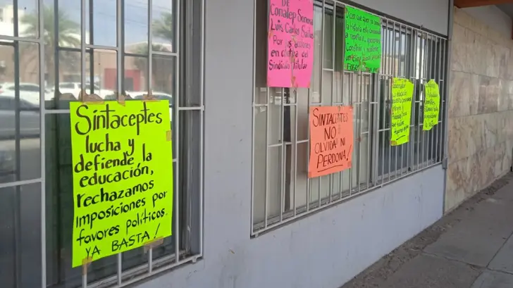 Docentes del Conalep realizan plantón