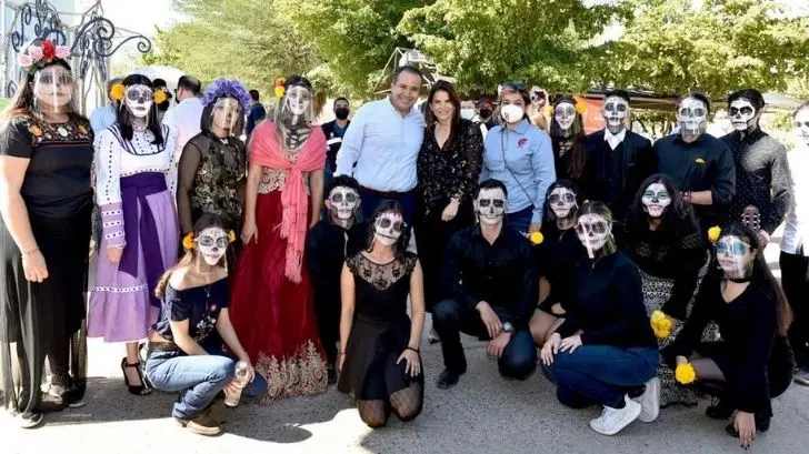 Alcalde Astiazarán recorre panteones en Hermosillo previo al Día de Muertos