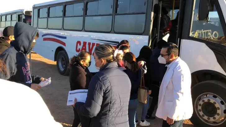 VIDEO | Envían mil menores de edad a Arizona para ser vacunados contra Covid