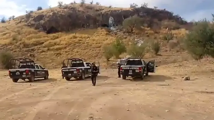 VIDEO - Rescatan a hombre de la tercera edad que subió a cerro y ya no pudo bajar