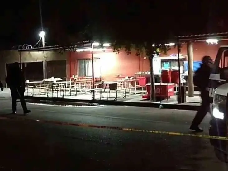 Ataque armado en taquería de Ciudad Obregón llena de pánico a comensales; hay un muerto
