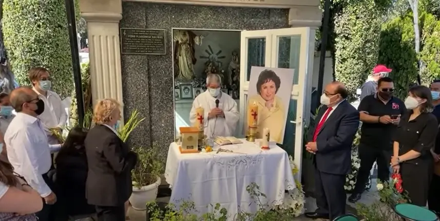Cumplen el último deseo de Carmelita Salinas