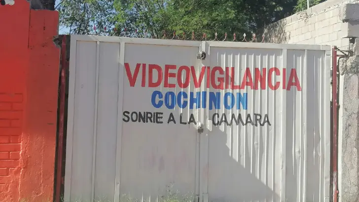 Vecinos de la Unión de Colonos instalan cámaras para identificar a los cochinones