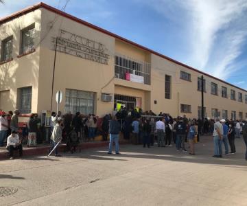 Abuelitos de Guaymas acuden por su vacuna de refuerzo