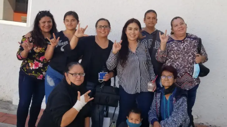 Organizan posada para beneficiar a niños con discapacidad auditiva