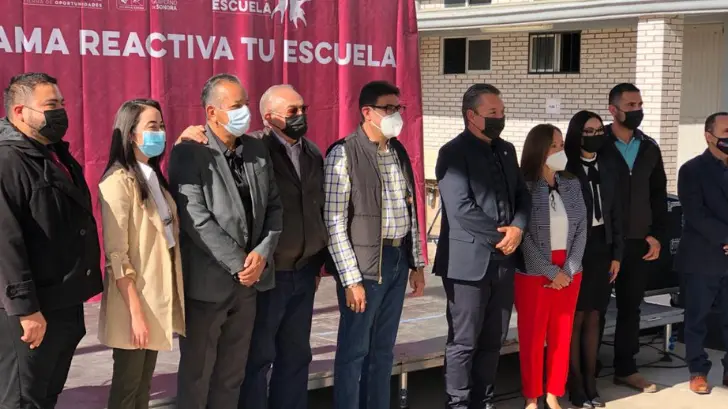 Reactivarán escuelas de Nogales; SEC Sonora entrega nuevo camión escolar