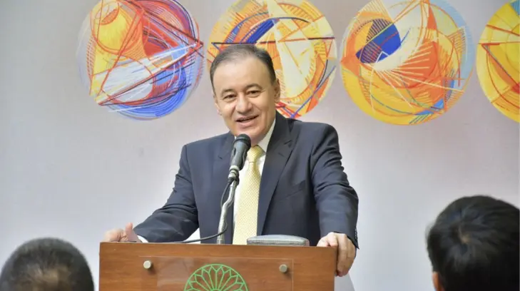 Alfonso Durazo dona su biblioteca personal a la Unison y el Colegio de Sonora
