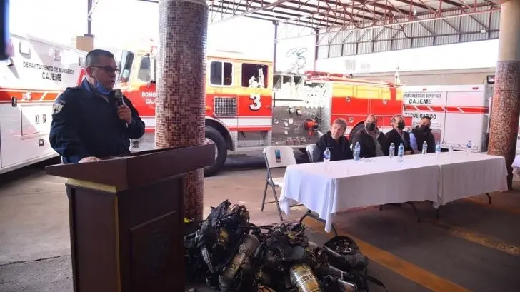 Bomberos de Cajeme rechazan donación de uniformes