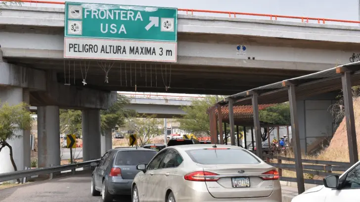 Analizan ampliar un carril en la garita Mariposa