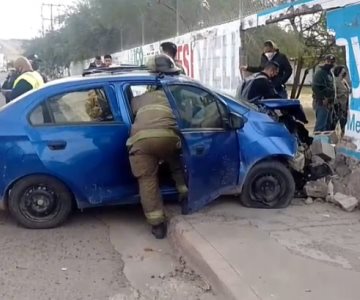 VIDEO | Hombre se estrella contra una escuela al norte de Hermosillo