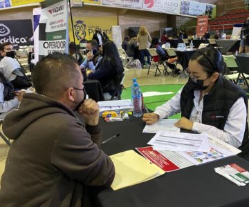 Inauguran feria del empleo en SLRC: hay más de mil 800 vacantes