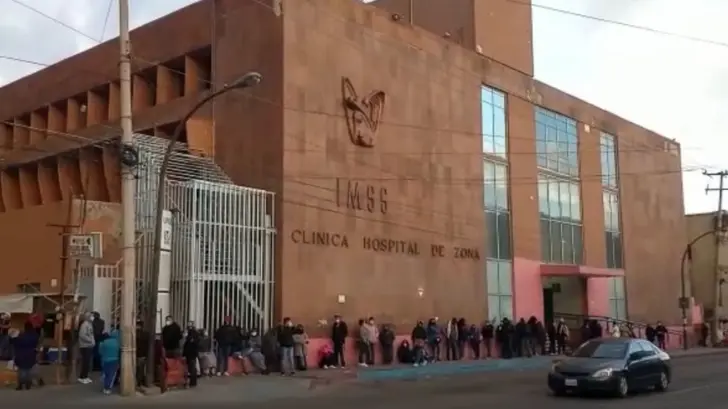 Nogalenses abarrotan hospitales y laboratorios privados para hacerse la prueba de Covid