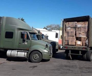 Arriba a equipo médico a almacén del IMSS en Ciudad Obregón