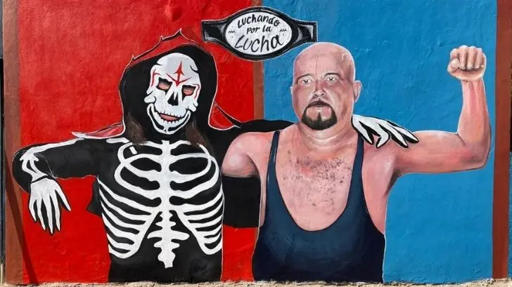 Inmortalizan a La Parka y Mike Cañedo