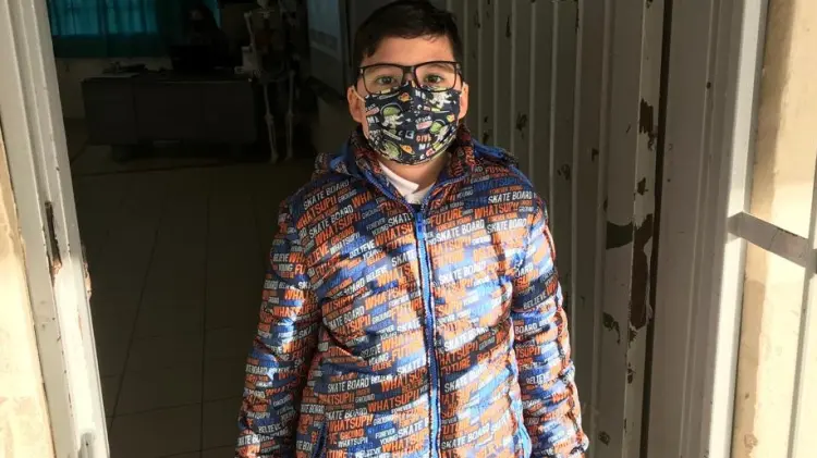 De la emoción, se le olvidó el lonche; Juan Pablo esperaba con ansias el regreso presencial a su escuela