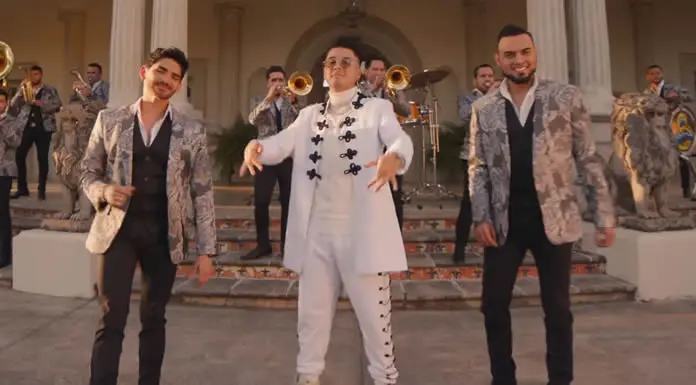 ¡Sácate el tequila! Mario Bautista brinda con El Recodo