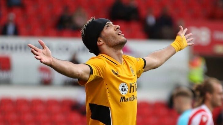 Raúl Jiménez le dedica emotivo mensaje a Diogo Jota