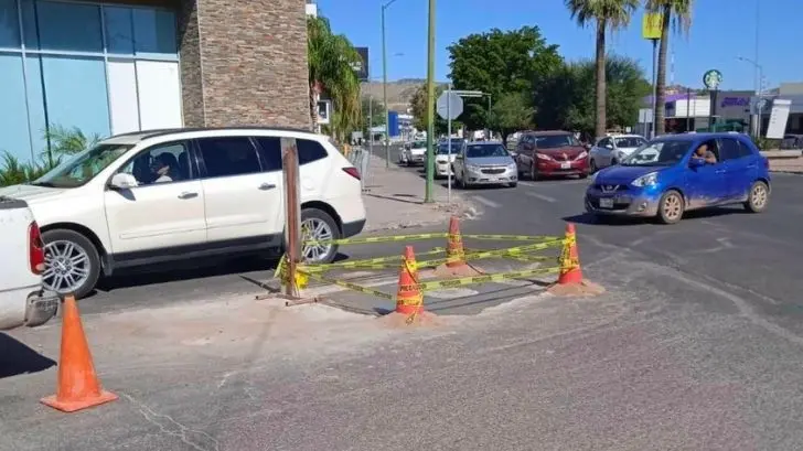 Tras múltiples quejas, reparan bache del cruce de Nayarit y bulevar Rodríguez