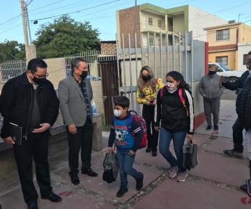 ¿Cuántas escuelas abrieron sus puertas este lunes en Sonora?