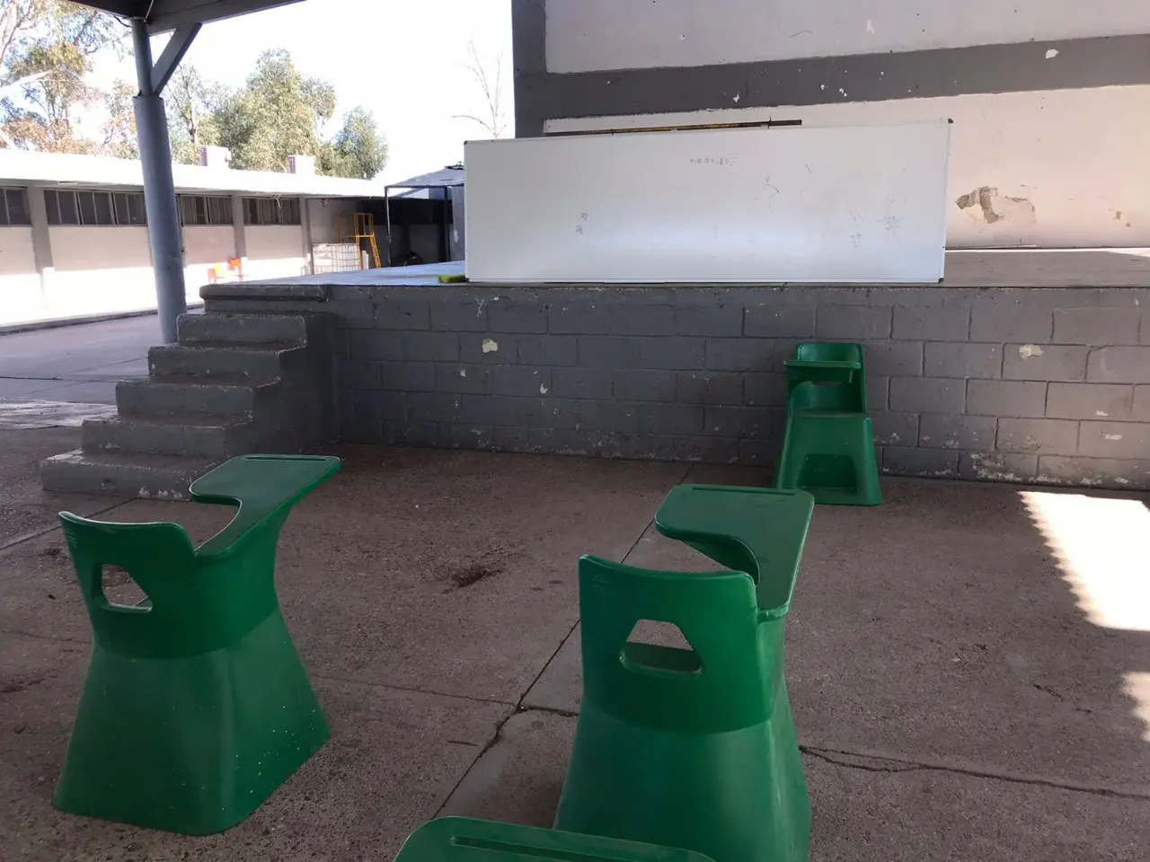 Una escuela con desperfectos que pondrían en peligro a sus alumnos, así se encuentra la Técnica 60