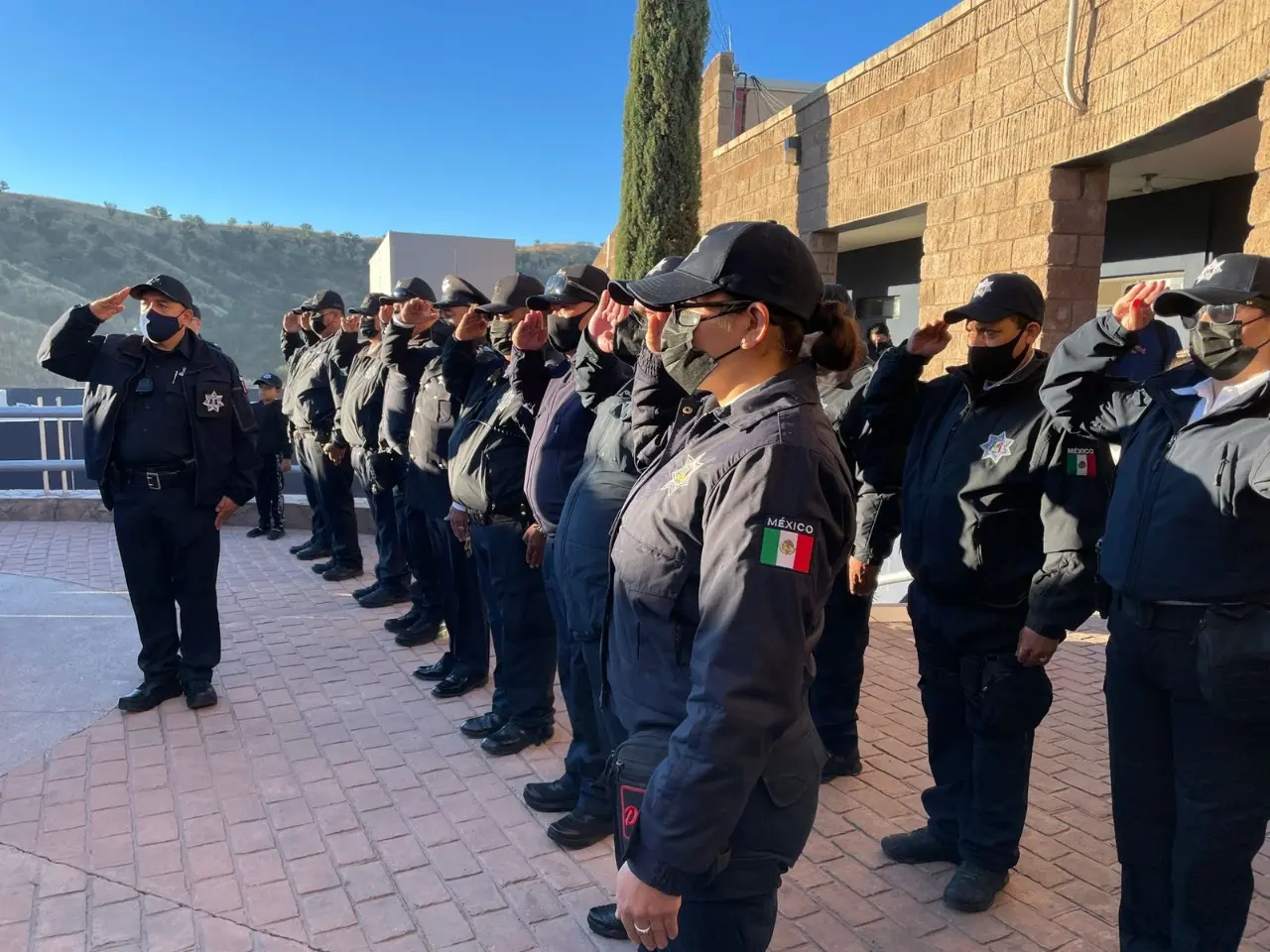 Premian a policías distinguidos de Nogales