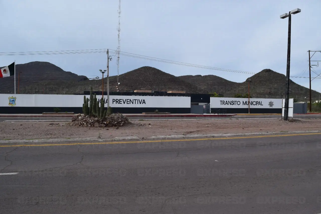 Dejó su carro afuera de un hospital Guaymas y ya no lo encontró