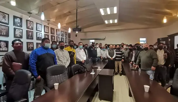 Buzos de Yavaros logran mejoras para evitar incidentes con tiburones