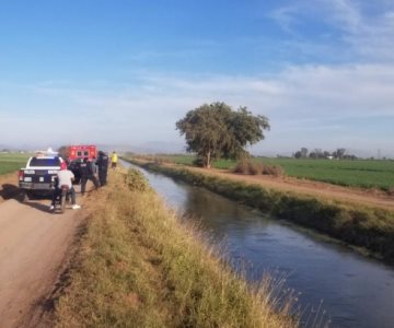 Joven motociclista cae a acueducto y pierde la vida