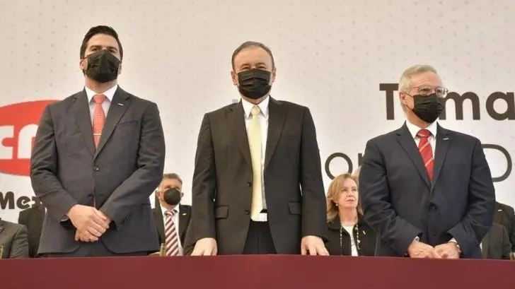 Gobernador Durazo tomó protesta a los nuevos directivos de la CMIC